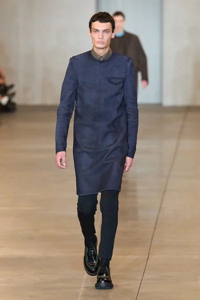 Look 50